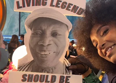 Esperanza Spalding protestou durante a premiação