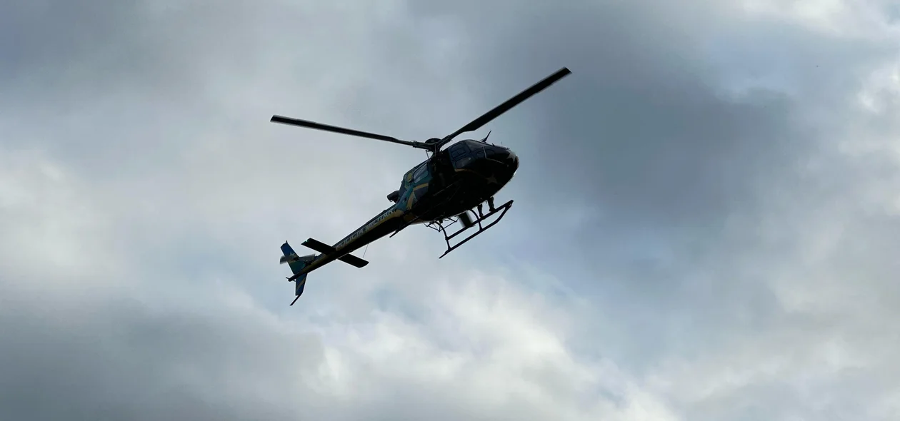 Helicóptero da PM em apoio a Operação Cerco Fechado