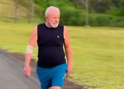 Lula fazendo caminhada