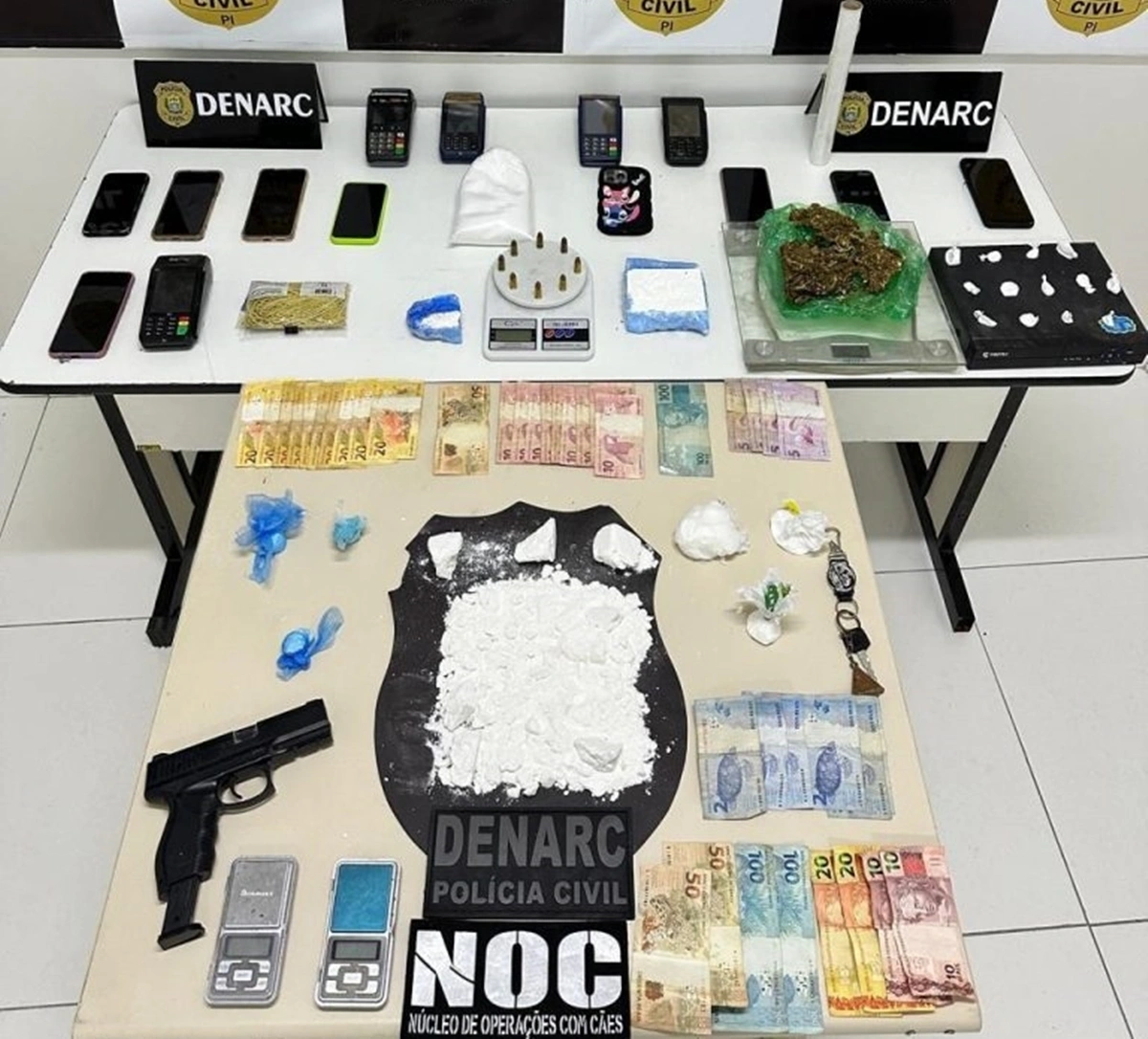 Material apreendido na operçaão do DENARC na zona leste e norte de Teresina