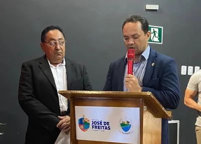 Prefeito de José de Freitas empossa novos concursados