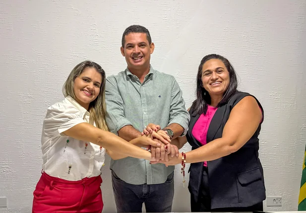 Prefeito João Arilson concede reajuste no piso do magistério em Lagoa de São Francisco