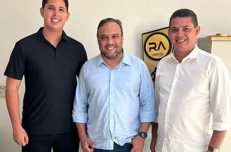 Prefeito João Arilson e deputados