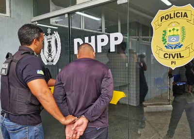 Preso sendo conduzido para a sede do DHPP em Teresina