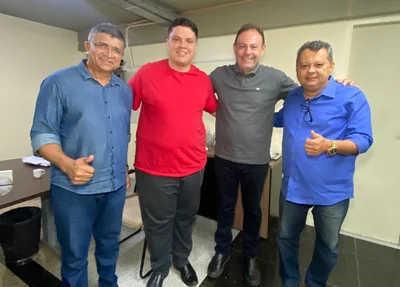 Reunião dos suplentes de vereador do PSB com o vice-prefeito e secretário de Governo da Prefeitura de Teresina, Jeová Alencar