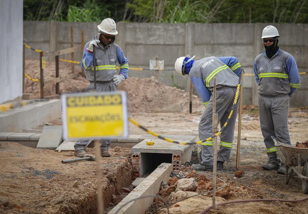 Trabalhadores na obra
