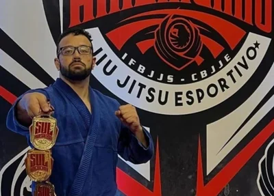 Vinicius Almeida Paraíba com medalha dp Sul-Americano de Jiu-Jitsu