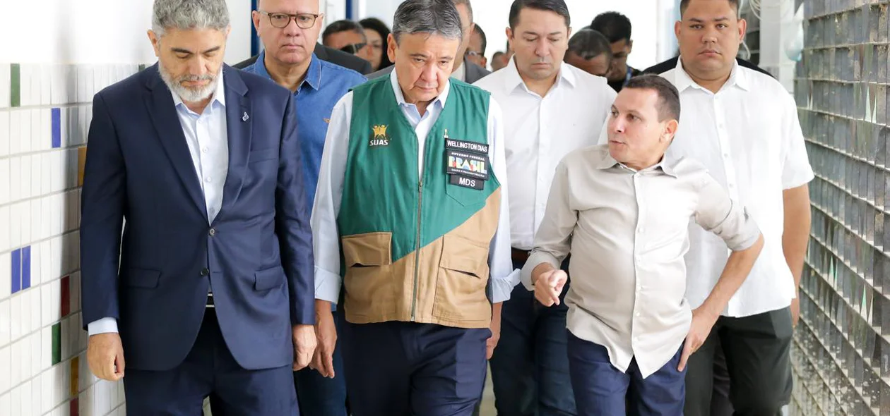 A visita da obra foi a primeira agenda do ministro em Teresina
