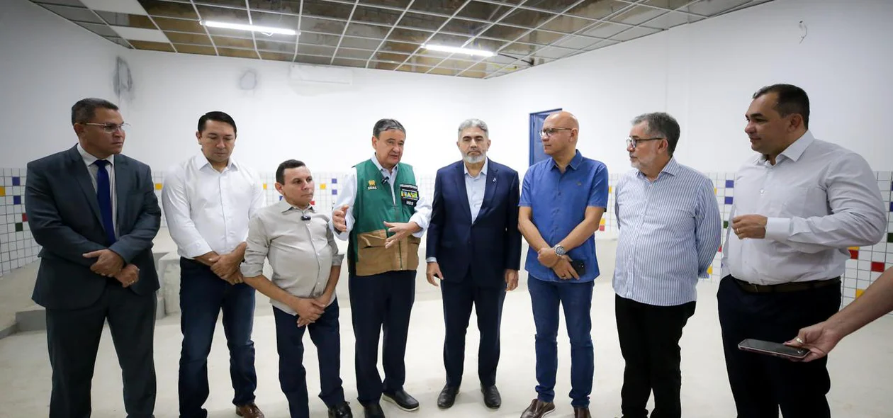 A visita também contou com deputados