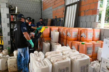 Ação de fiscalização interdita agrotóxicos irregulares em Cocal