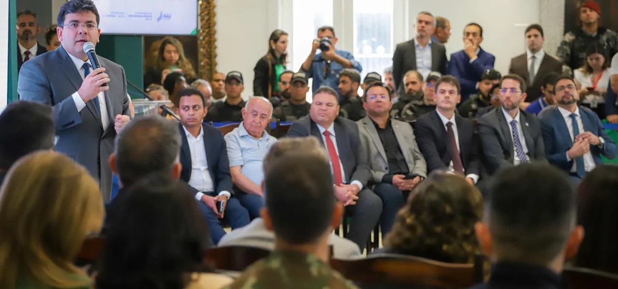 Autoridades no evento