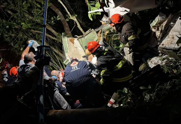 Avião monomotor caiu no litoral de São Paulo e deixa uma pessoa morta