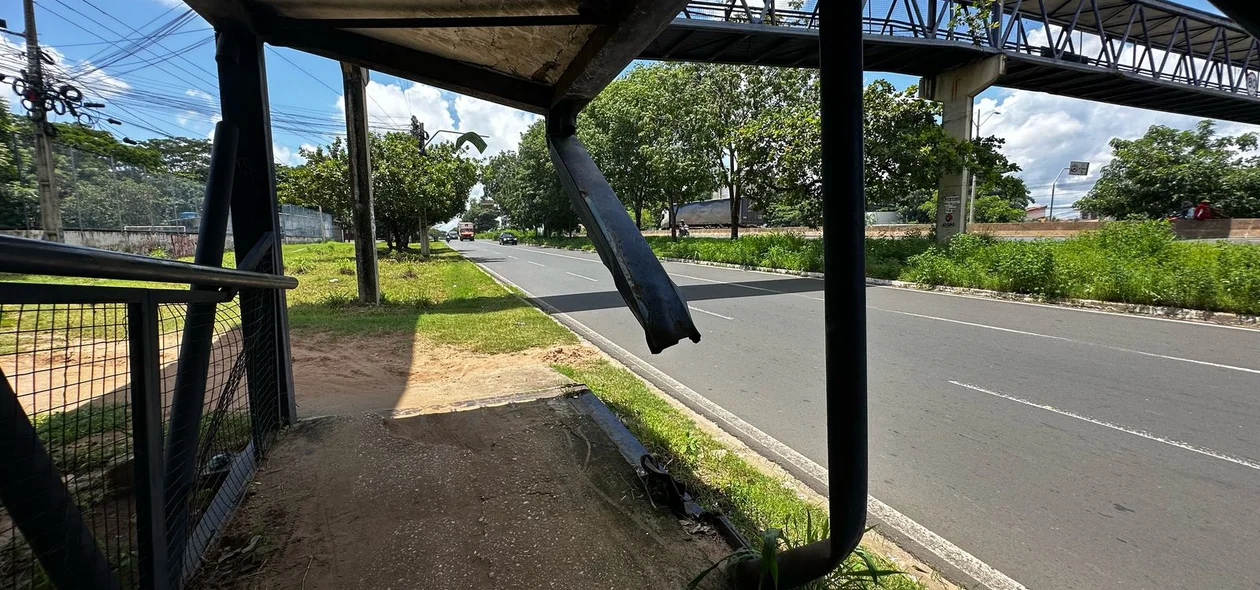 Barras de contenção estão destruidas