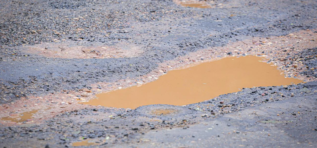 Buracos na via causam transtorno na zona Sul de Teresina