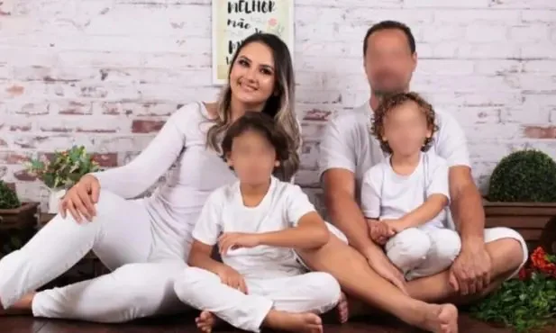 Cabeleleira Débora Santos