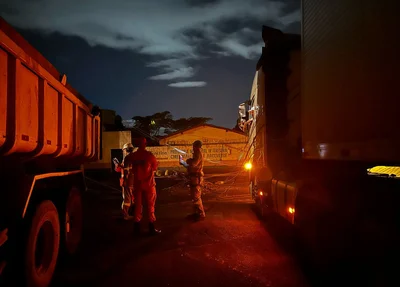 Caminhões colidiram com fios de energia
