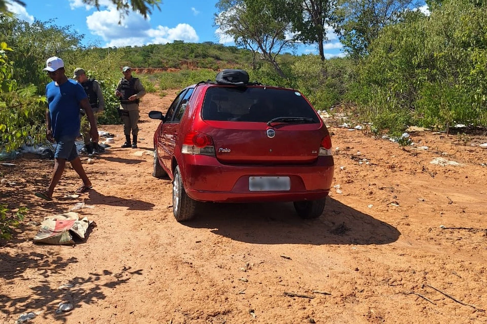 Carro da vítima do assalto em Jaicós