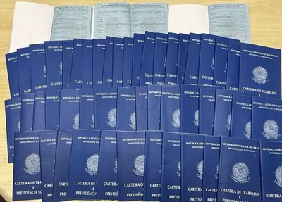 Carteiras de Trabalho apreendidas