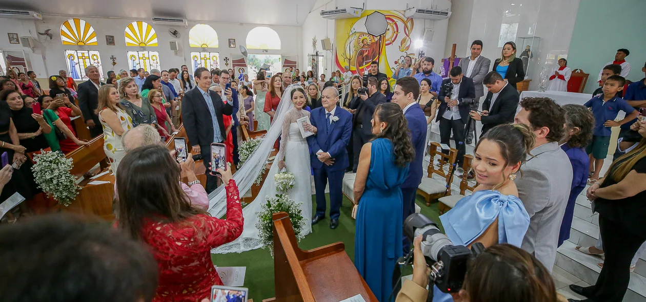 Casamento aconteceu na igreja São Francisco em Teresina