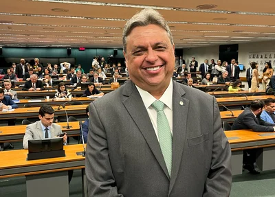 Congresso Nacional prorroga mandato de Júlio Arcoverde, deputado federal pelo PP-PI, na presidência da CMO