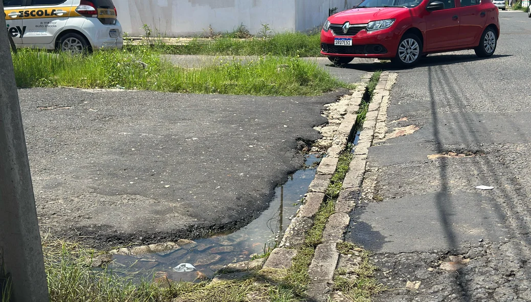 Cruzamento das ruas Azar Chaib e João Martins do Rêgo