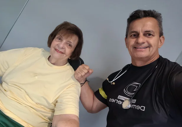 Cuidando da saúde física e mental de dona Edna Mourão