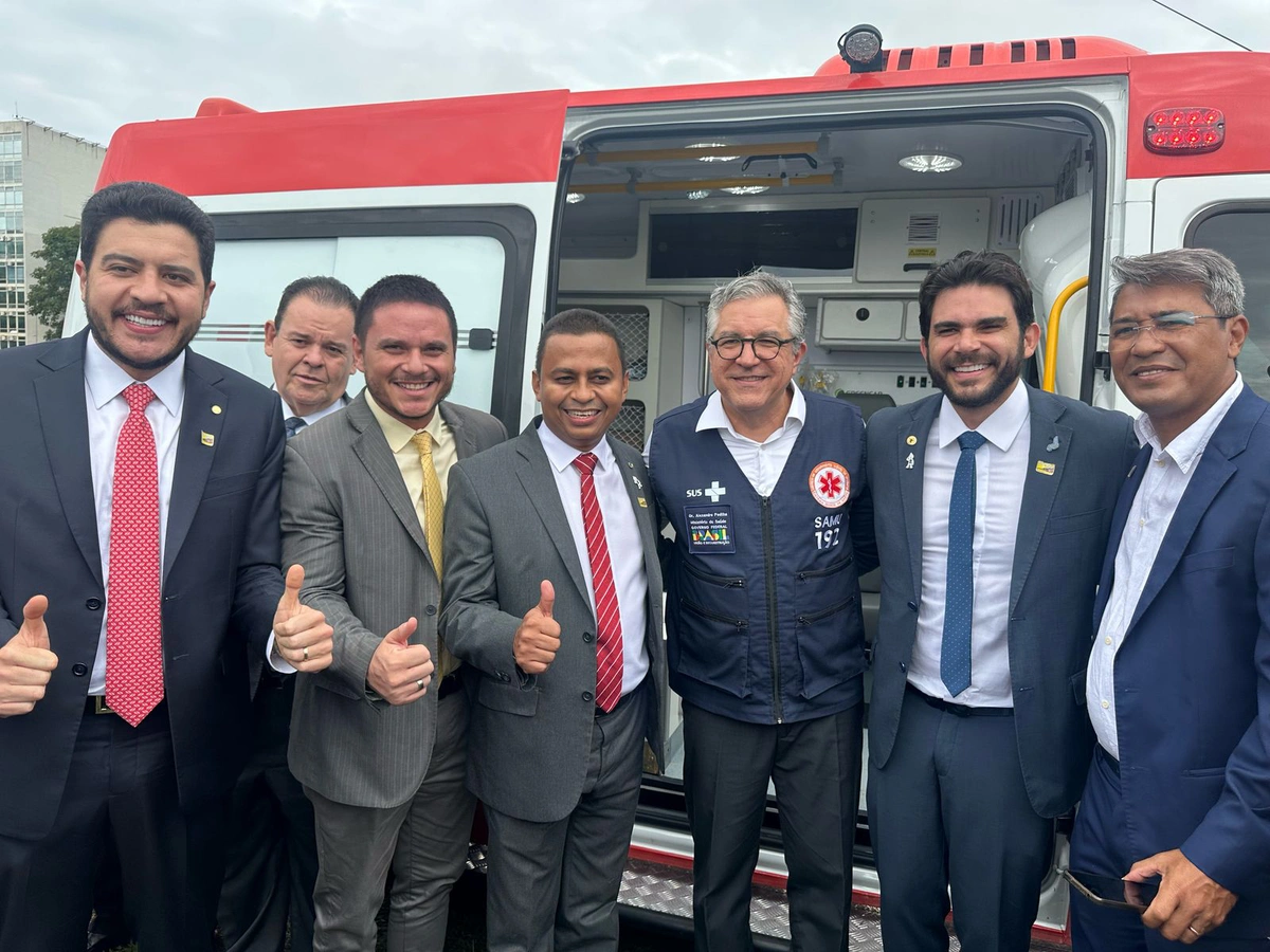 Deputado Dr. Marcus Vinícius participa da entrega de 21 novas ambulâncias do SAMU para o Piauí