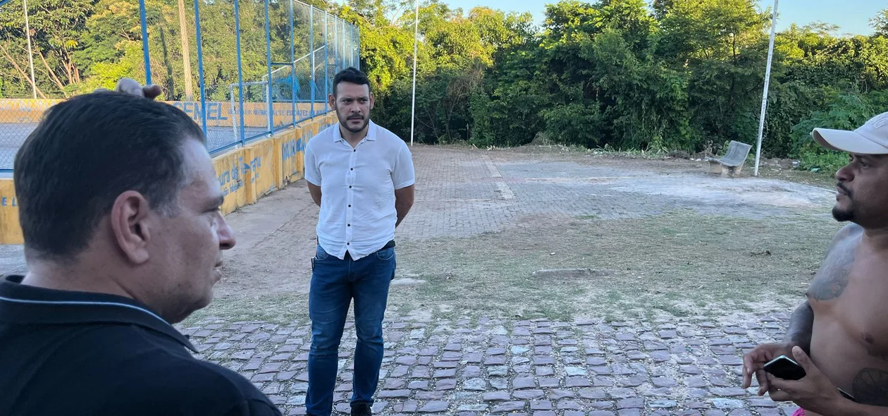 Deputado no local