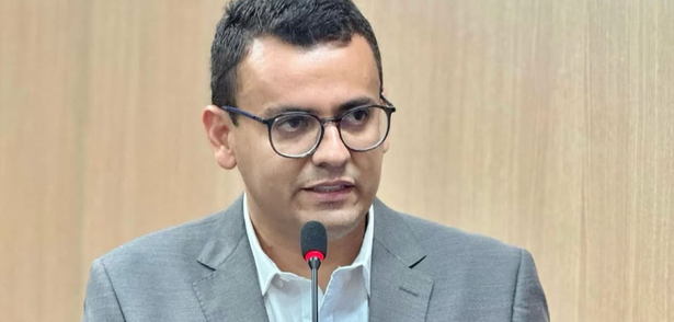Dr. Douglas Lima