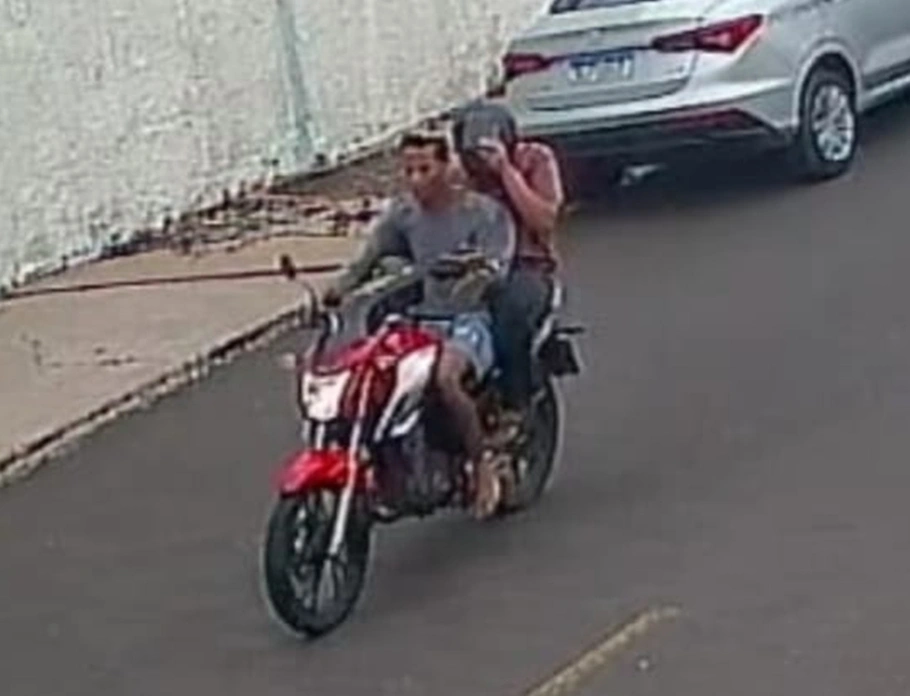 Dupla acusada de roubar veículo de motoboy no bairro Cristo Rei