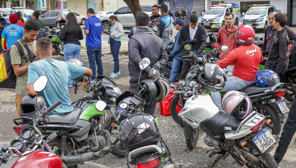 Empresas alegam buscar "equilíbrio entre demandas" de entregadores e clientes