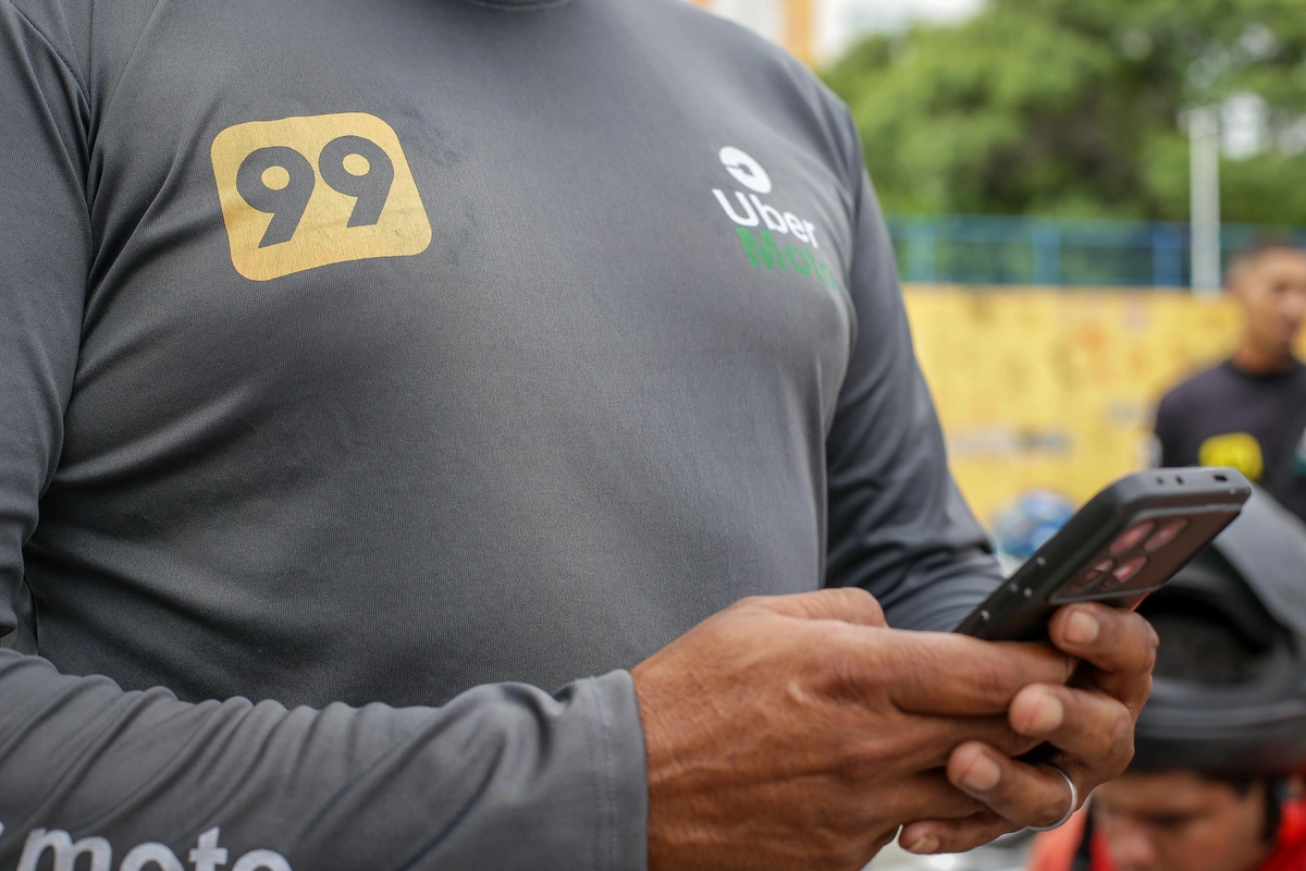 Entregadores do iFood, Uber Flash e 99 Entrega participaram da paralisação