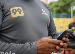 Entregadores do iFood, Uber Flash e 99 Entrega participaram da paralisação