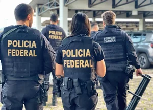 Equipes da Polícia Federal