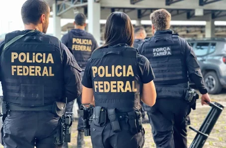 Equipes da Polícia Federal