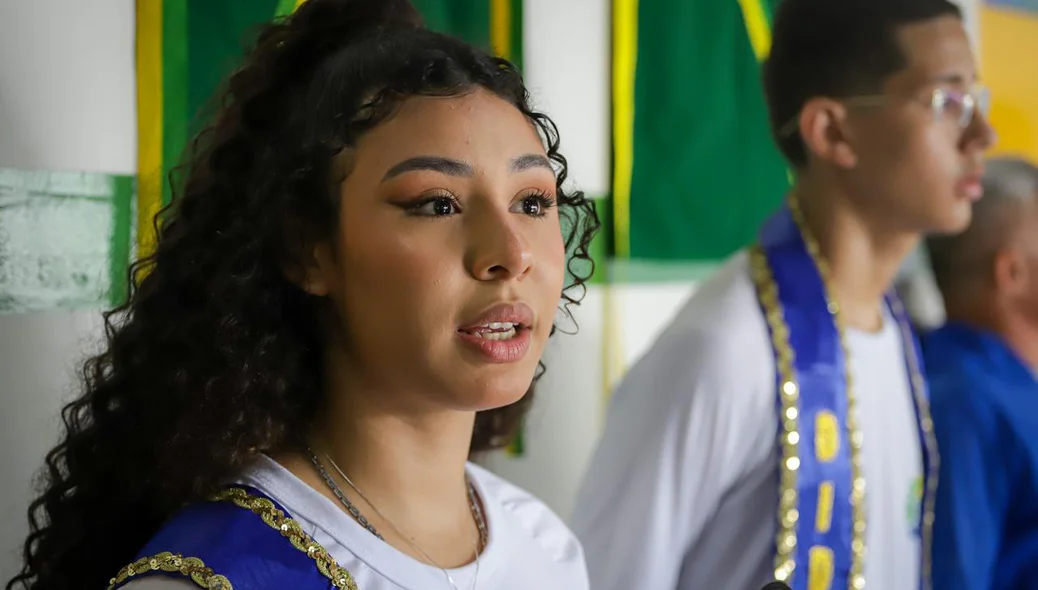Estudante Lara Vitória