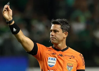 Flávio Rodrigues de Souza, árbitro da partida entre Palmeiras e São Paulo