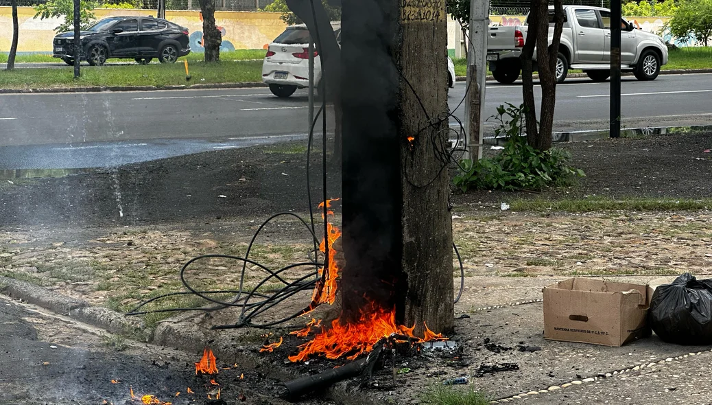 Fogo nos cabos de telefonia