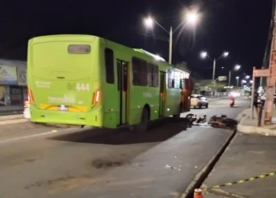 Foto do acidente entre ônibus e moto que deixou o fotógrafo Kalil Takeuchi gravemente ferido