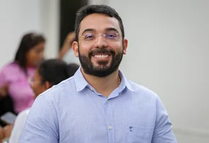 Prefeitura de Parnaíba realiza entrega de kits escolares na Escola Benedicto dos Santos Lima