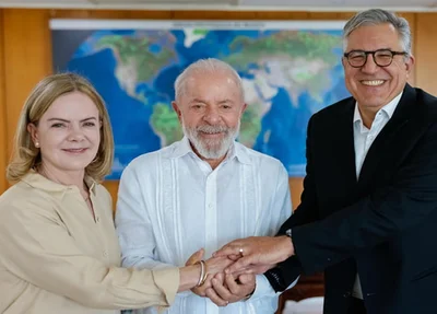 Gleisi Hoffmann, Lula e Alexandre Padilha