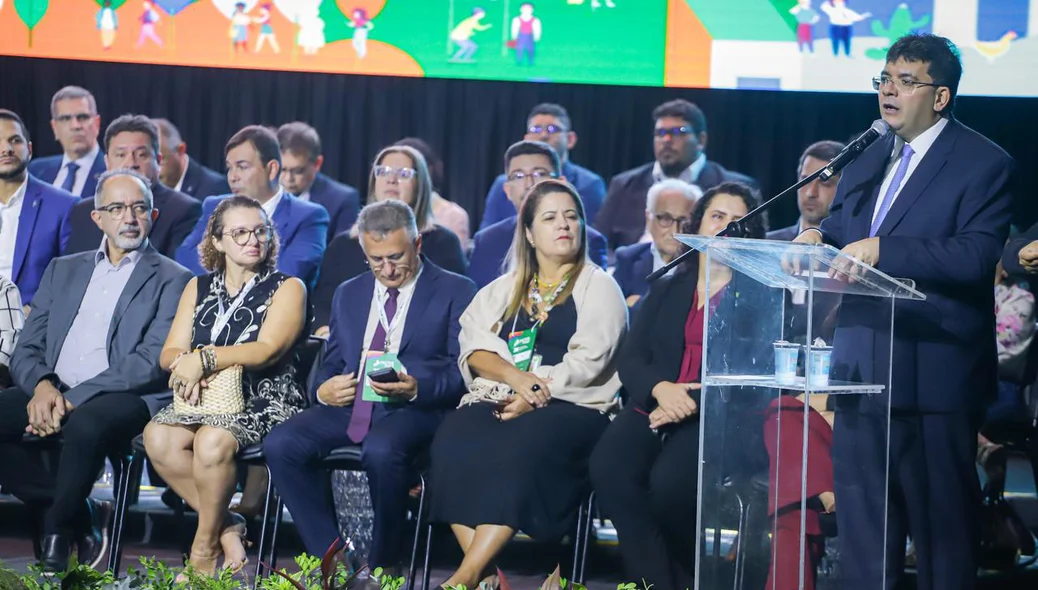 Governador Rafael Fonteles na abertura do evento