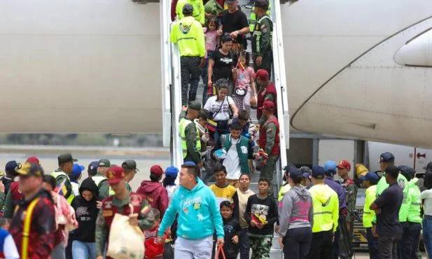 Imigrantes deportados