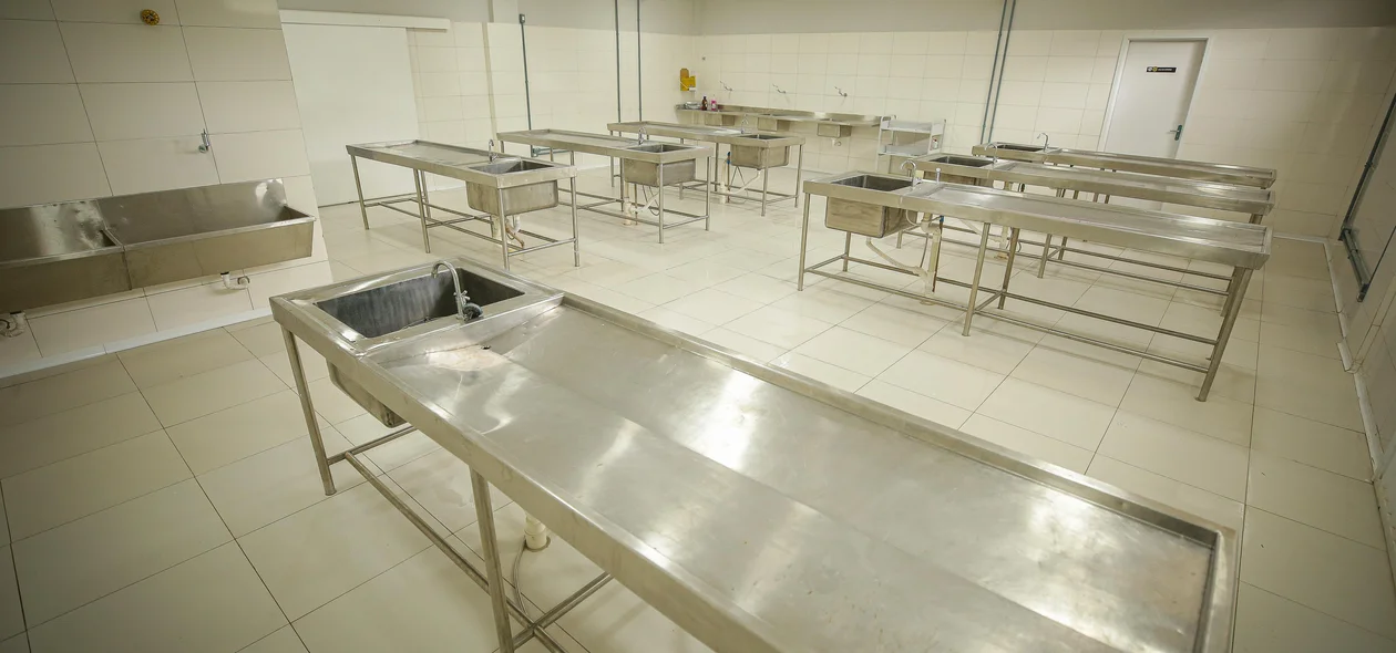 interior da sala de necropsia