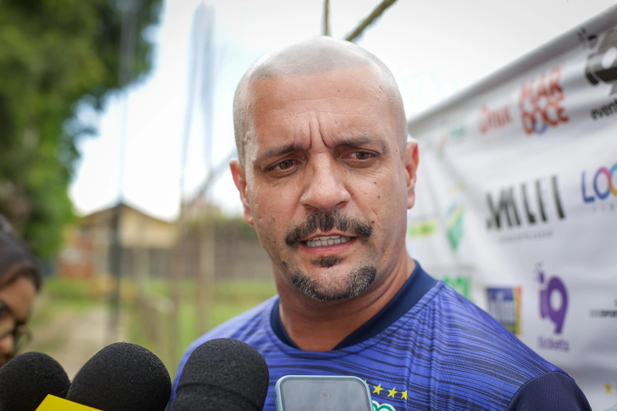 Jerson Testoni é apresentado como novo técnico do Altos