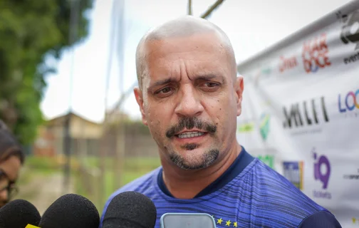 Jerson Testoni é apresentado como novo técnico do Altos