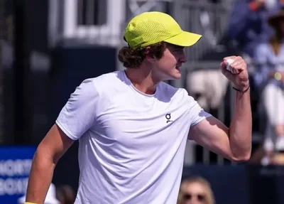 João Fonseca foi campeão do Challenger de Phoenix após vencer o cazaque Alexander Bublik