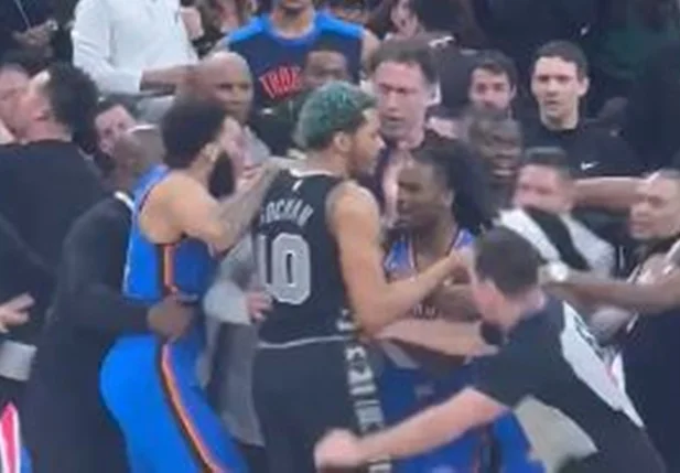 Jogadores trocam empurrões e brigam em jogo entre OKC e Spurs na NBA