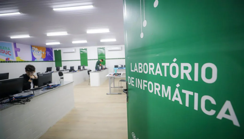 Laboratório de Informática do CETI Didácio Silva