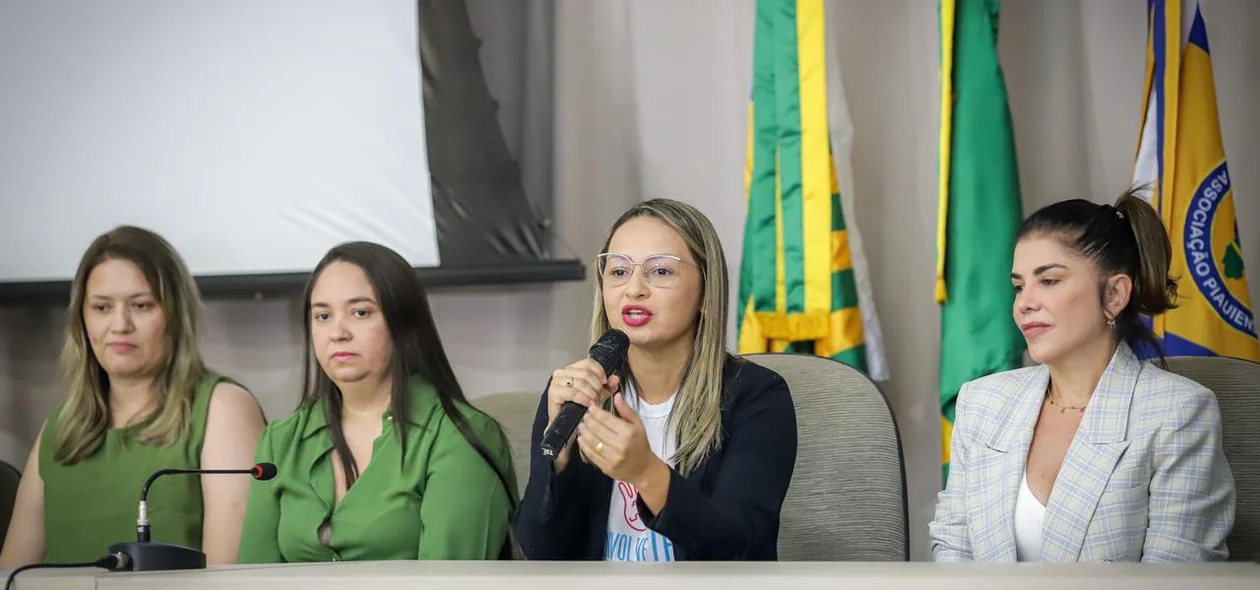 Mesa de honra da solenidade